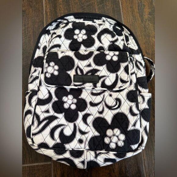 🖤 Vera Bradley Backpack in “Night & Day” Floral — Classic Quilted Cotton - Picture 1 of 13